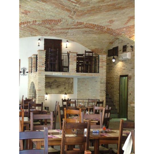 dohany utca 40. il terzo cerchio talianska restauracia projekt a produkty, interier.jpg